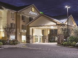 La Quinta Inn Suites Central Point Medford,Near Rogue Valley Family Fun Center,3 star