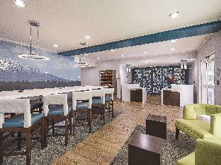 La Quinta Inn Suites Central Point Medford,Near Rogue Valley Family Fun Center,3 star