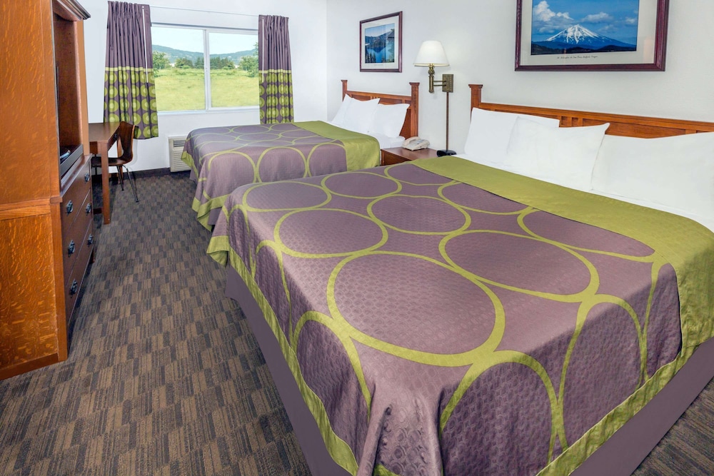 super 8 by wyndham central pt medford