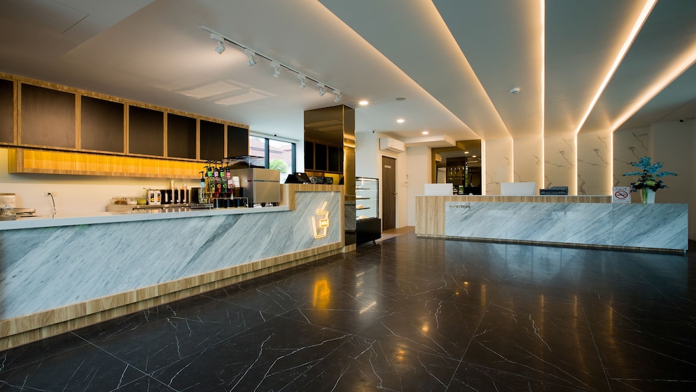 b2 krabi premier hotel