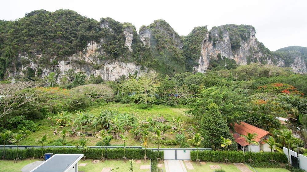 b2 krabi premier hotel