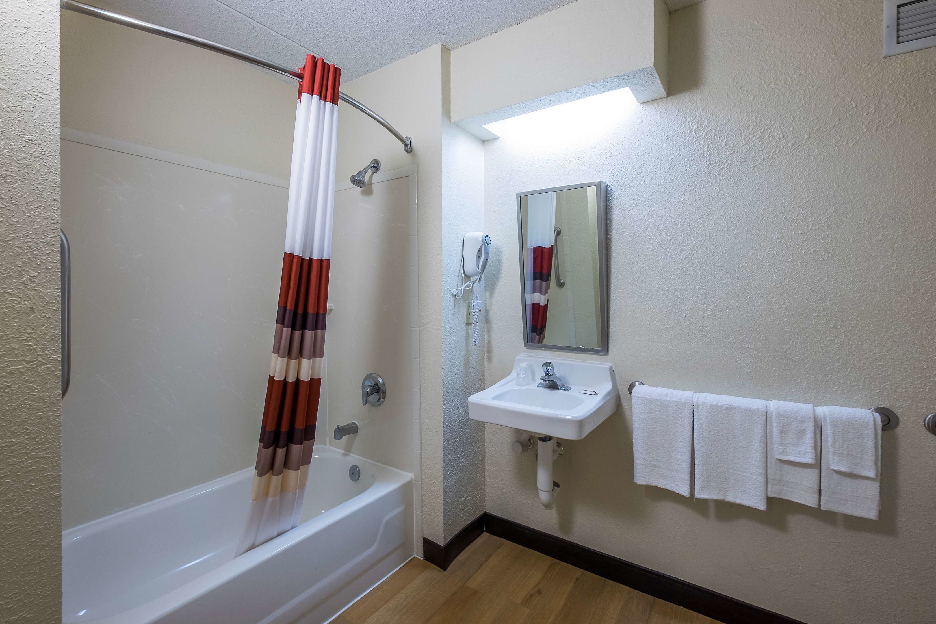 red roof inn tinton falls jersey shore