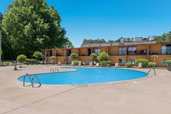 Econo Lodge,High Point,2 star