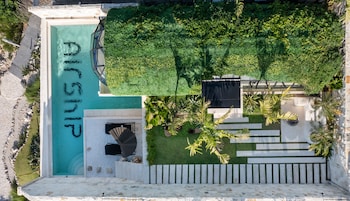 airship bali 1