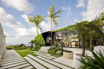 airship bali 1