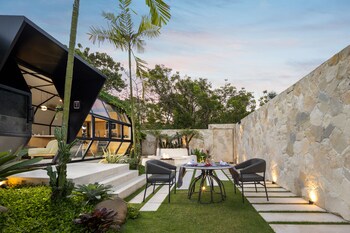 airship bali 1