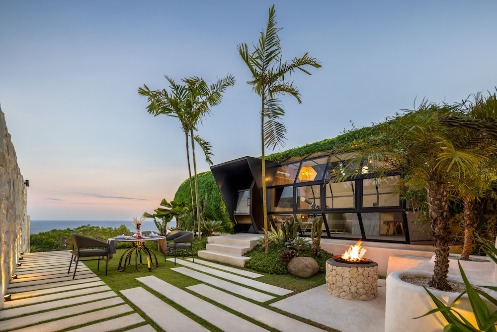 airship bali 1