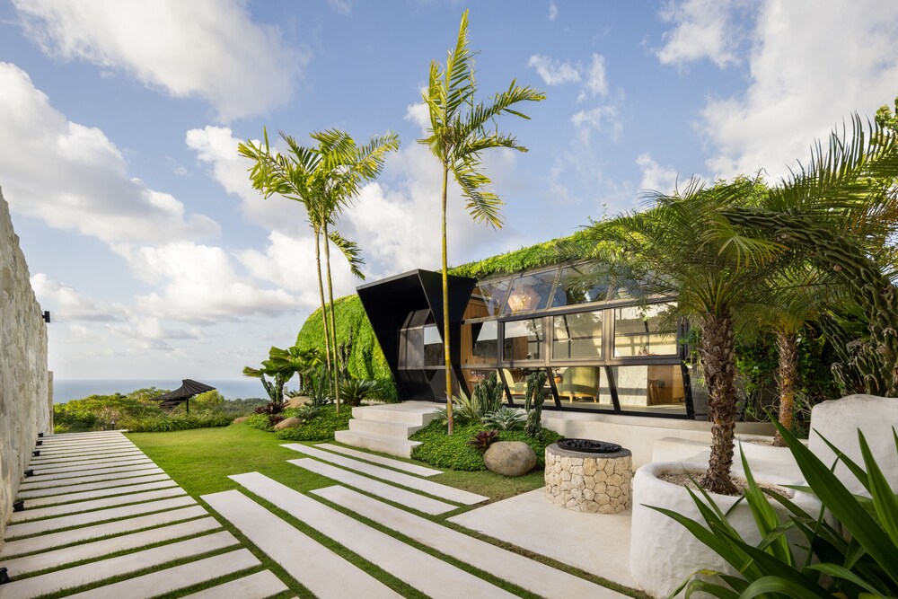 airship bali 1