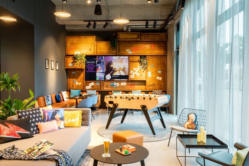 moxy berlin airport a marriott hotel