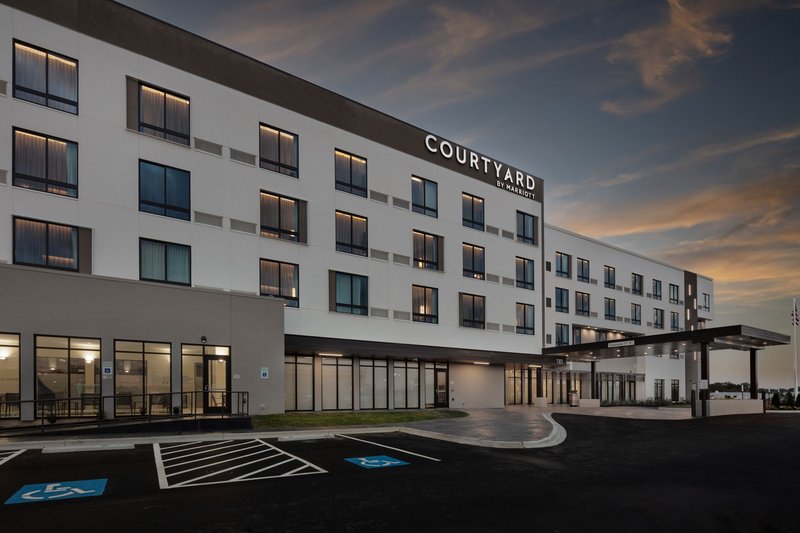 Courtyard By Marriott Conway