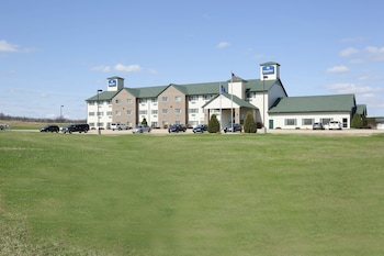 boarders inn and suites by cobblestone hotels shawano