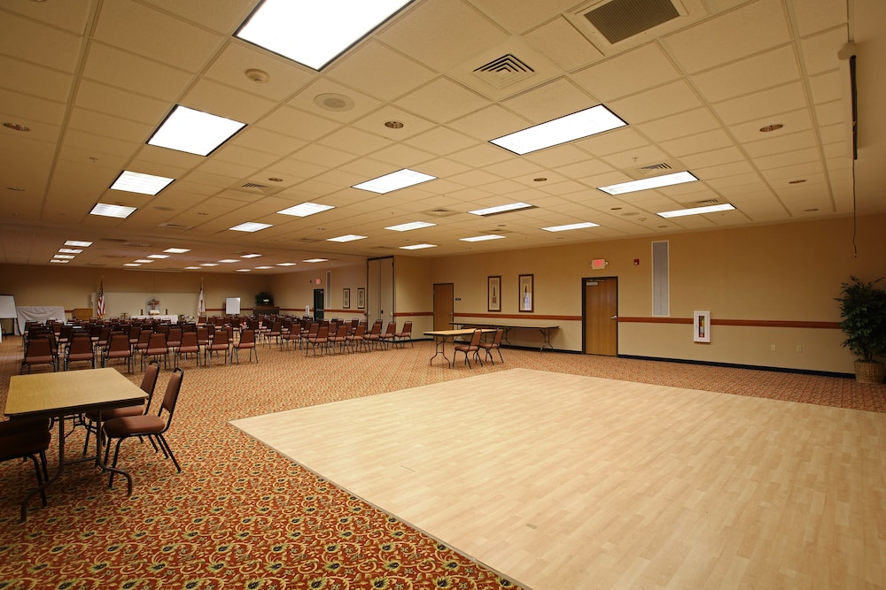 boarders inn and suites by cobblestone hotels shawano