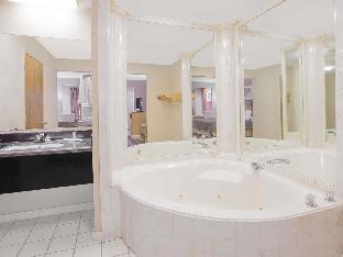 Days Inn & Suites By Wyndham Pine Bluff,Arkansas>>Pine Bluff,2 star