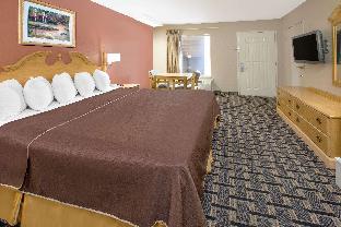 days inn and suites by wyndham pine bluff