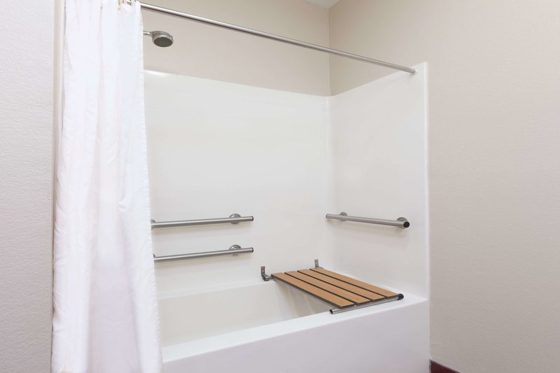 super 8 by wyndham huntsville