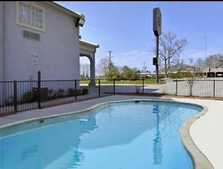 super 8 by wyndham huntsville