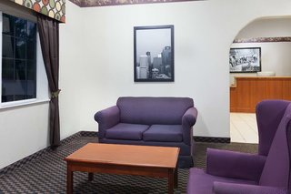 super 8 by wyndham huntsville