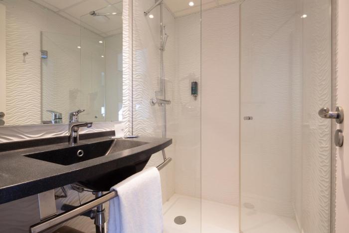 escale oceania saint malo