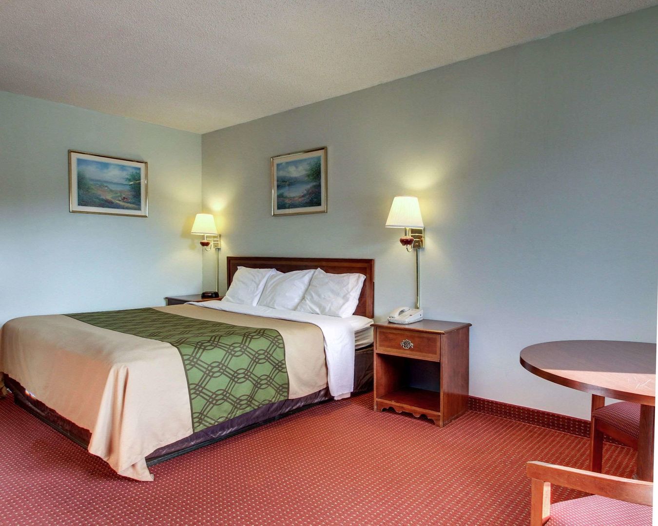 econo lodge inn and suites