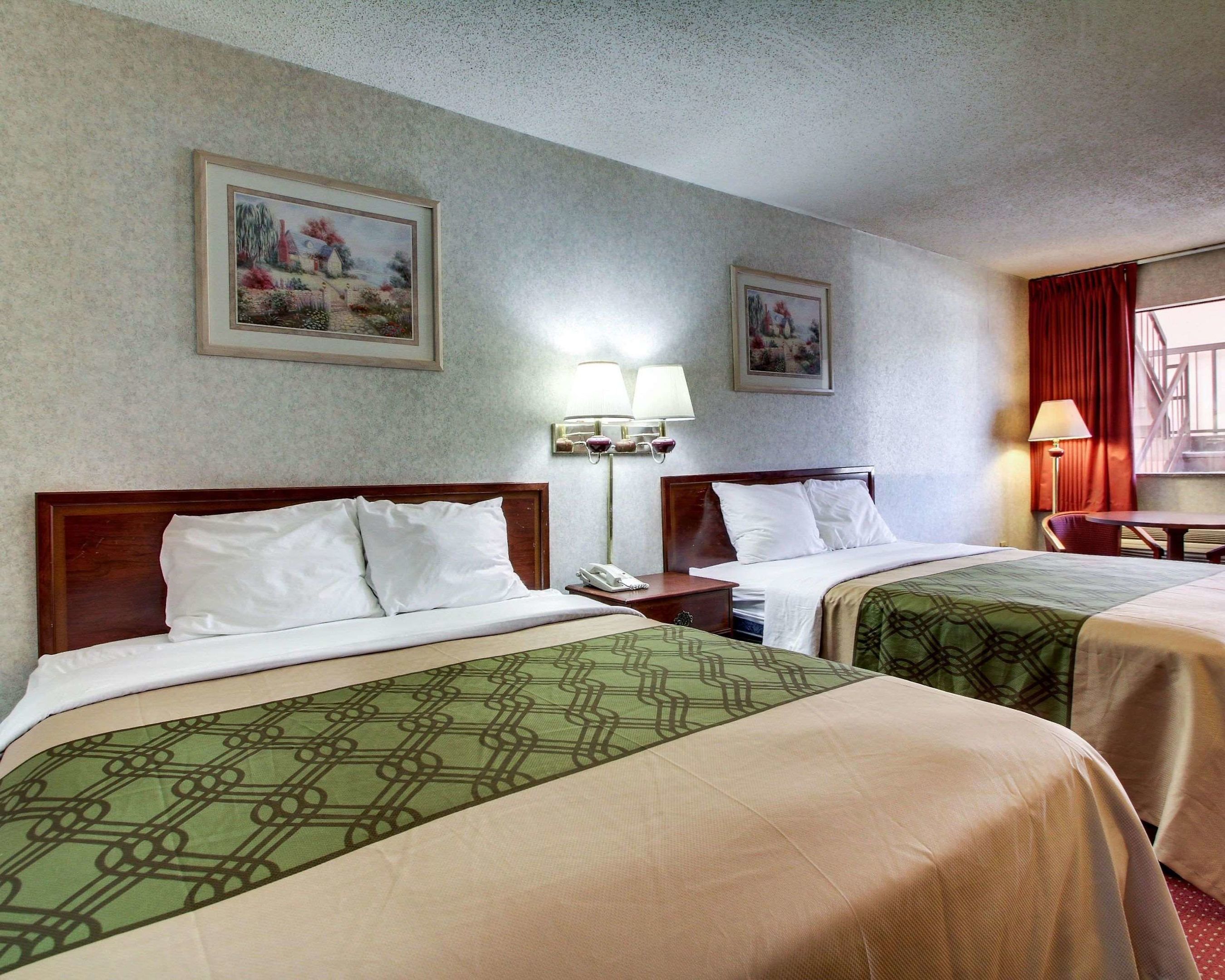 econo lodge inn and suites