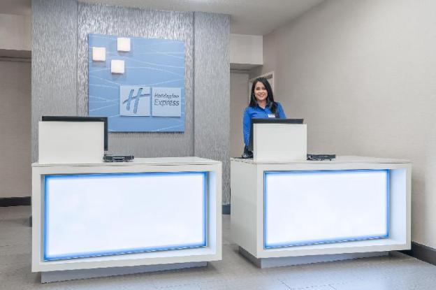 holiday inn express and suites ames by ihg