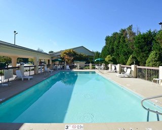 Quality Inn University,Winston - Salem>>Old Salem,3 star