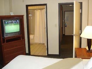 Quality Inn & Suites Columbia I-70,Missouri>>Columbia,3 star