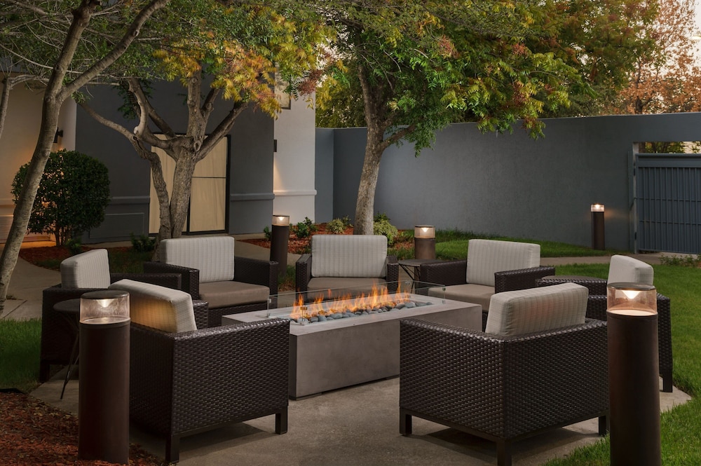 courtyard by marriott dallas lewisville