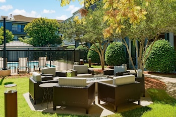 courtyard by marriott dallas lewisville