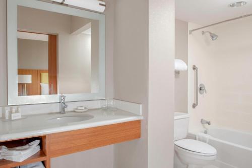 springhill suites cincinnati north forest park
