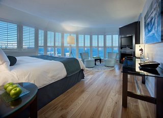 Radisson Blu Toronto Downtown,Near Cn Tower,4 star