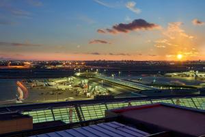Sheraton Gateway Hotel In Toronto International Airport,Mississauga>>Etobicoke,4 star