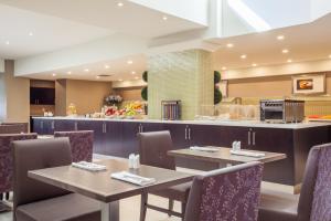 Holiday Inn Toronto - Int'l Airport By Ihg,Toronto>>Etobicoke,4 star