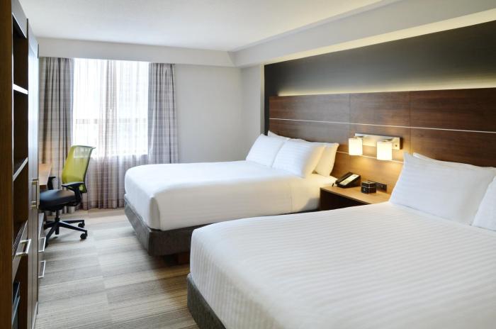 holiday inn express toronto downtown by ihg