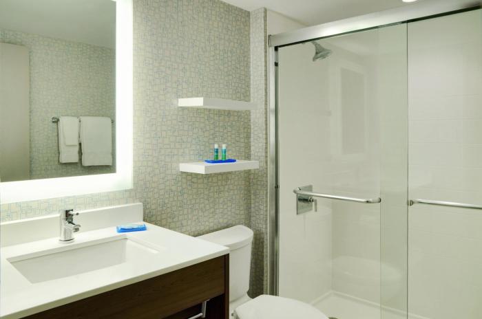 holiday inn express toronto downtown by ihg