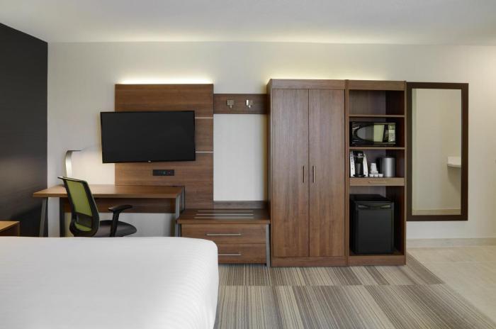 holiday inn express toronto downtown by ihg