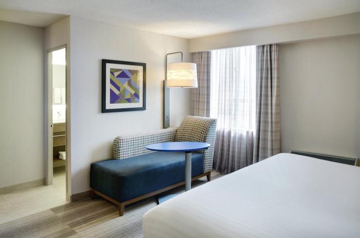 holiday inn express toronto downtown by ihg