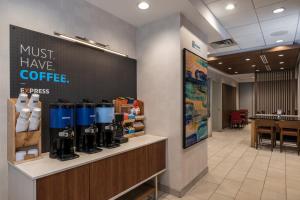 holiday inn express toronto downtown by ihg