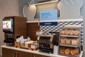 holiday inn express toronto downtown by ihg