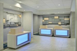 Holiday Inn Express Toronto - Downtown By Ihg,Ontario>>Downtown Toronto,3 star