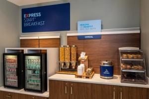 holiday inn express toronto downtown by ihg