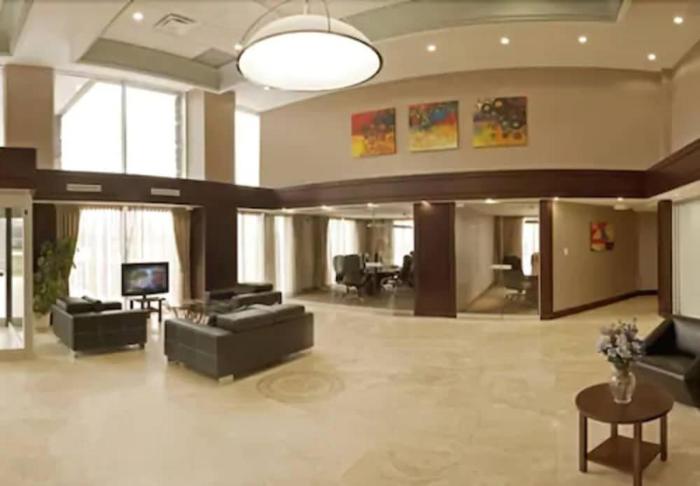 comfort inn and conference centre toronto airport