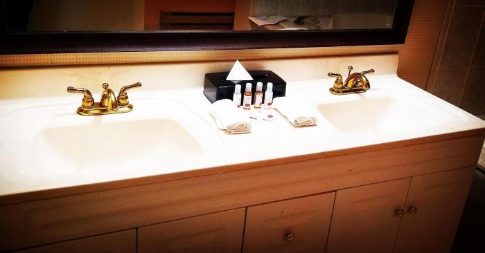 comfort inn and conference centre toronto airport