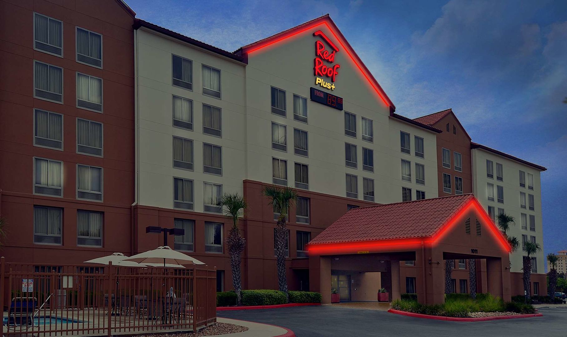 red roof inn plus san antonio downtown riverwalk