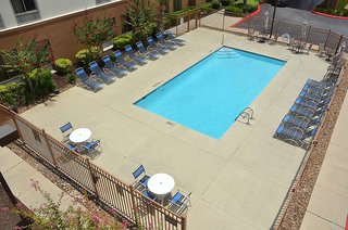 red roof inn plus san antonio downtown riverwalk