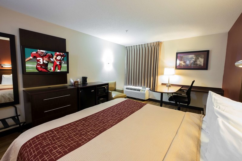 red roof inn plus san antonio downtown riverwalk