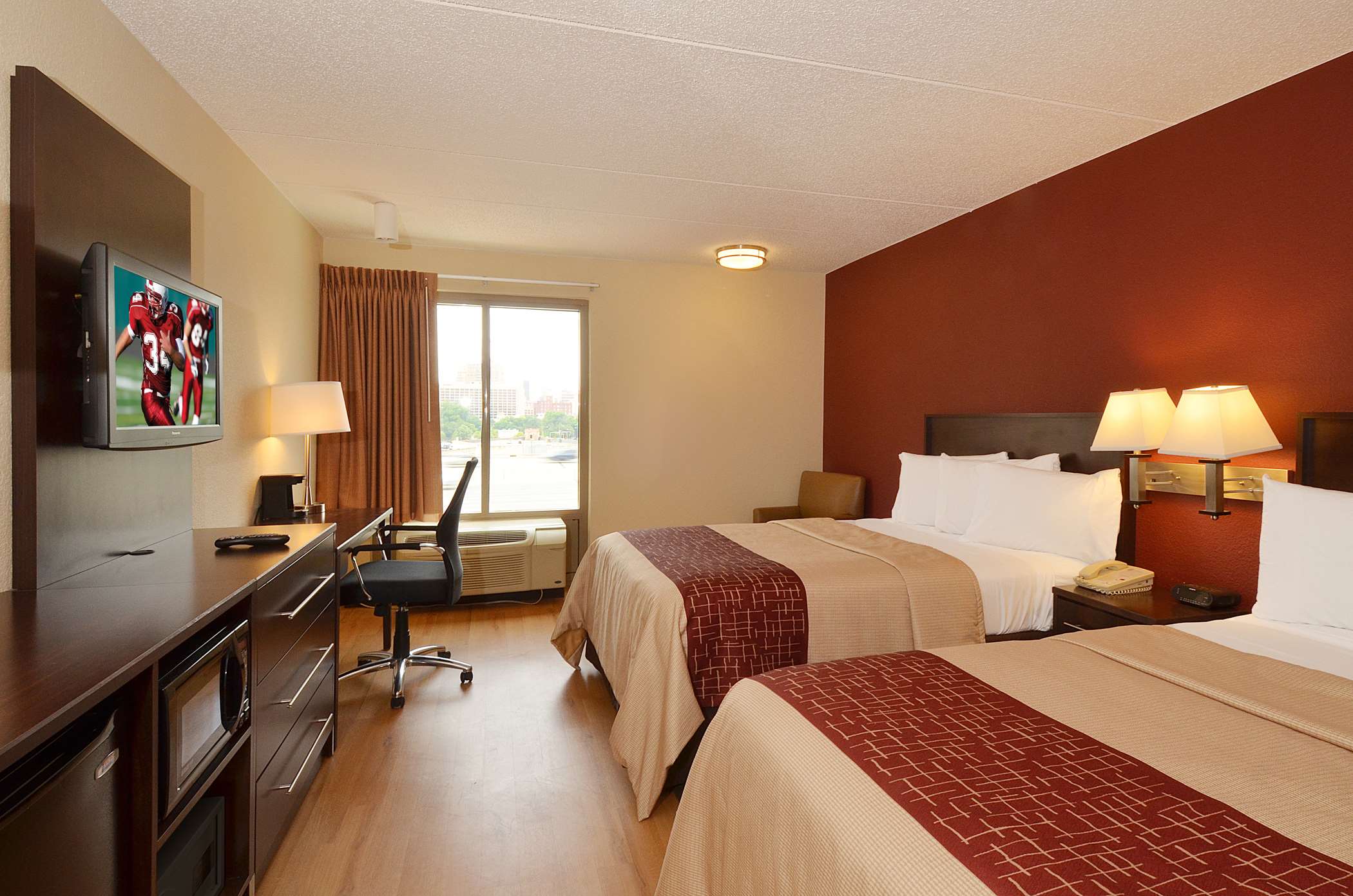 red roof inn plus san antonio downtown riverwalk