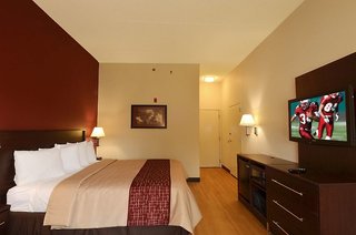 red roof inn plus san antonio downtown riverwalk