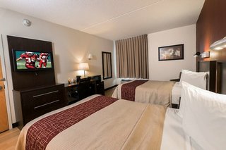 red roof inn plus san antonio downtown riverwalk