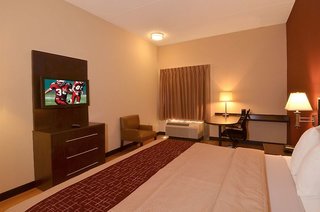 red roof inn plus san antonio downtown riverwalk